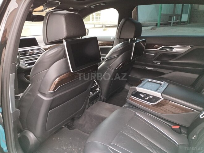 BMW 740 2016, 242,400 km - 3.0 l - Bakı