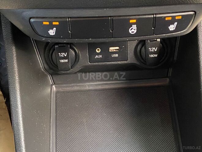 Hyundai Accent-13