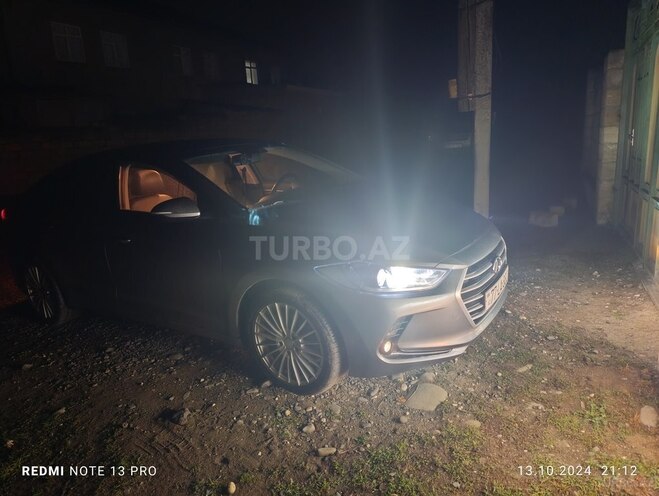 Hyundai Avante 2015, 192,000 km - 1.6 l - Quba