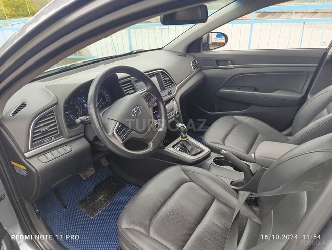 Hyundai Avante 2015, 192,000 km - 1.6 l - Quba
