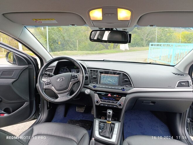 Hyundai Avante 2015, 192,000 km - 1.6 l - Quba