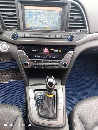 Hyundai Avante 2015, 192,000 km - 1.6 l - Quba