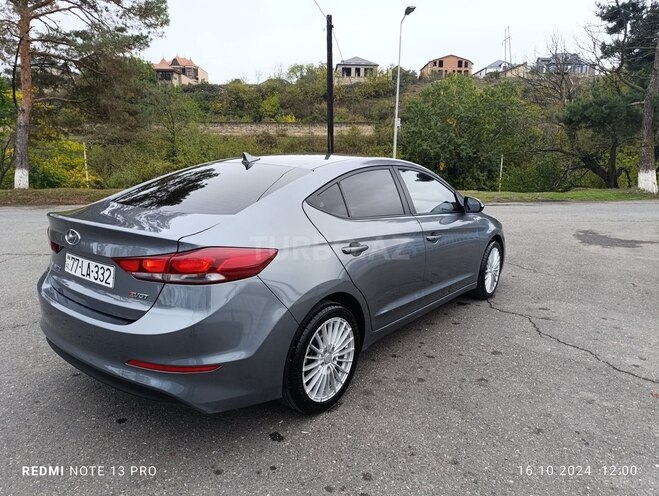 Hyundai Avante 2015, 192,000 km - 1.6 l - Quba
