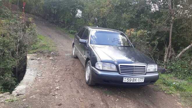 Mercedes C 220 1995, 530,000 km - 2.2 l - Lerik