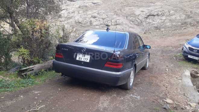 Mercedes C 220 1995, 530,000 km - 2.2 l - Lerik