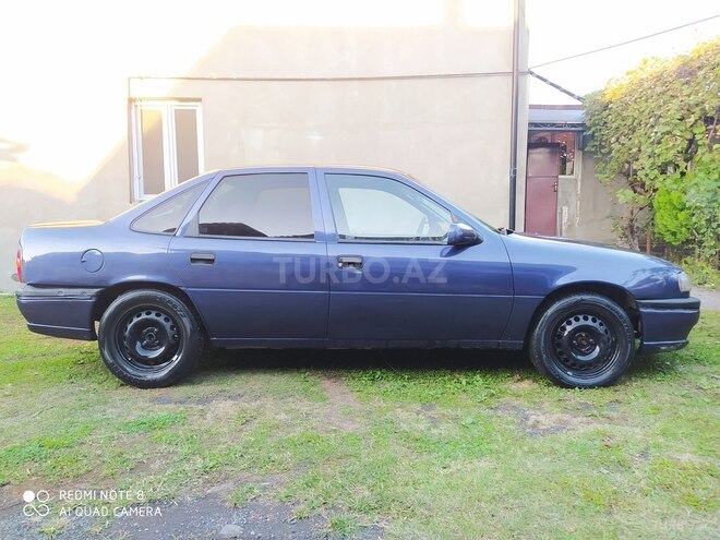 Opel Vectra 1995, 570,000 km - 1.8 l - Zaqatala