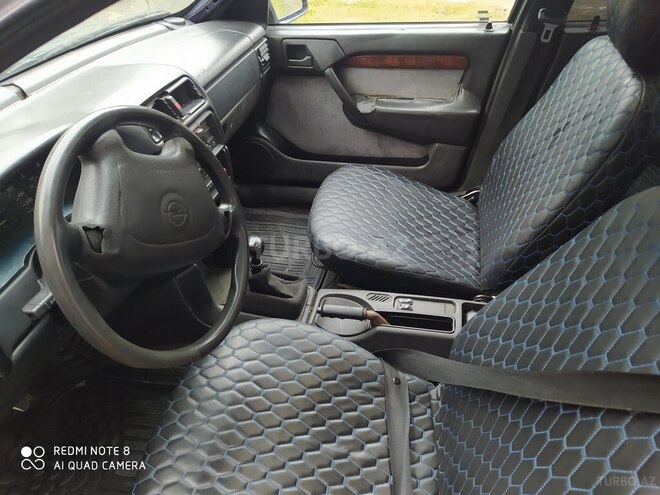Opel Vectra 1995, 570,000 km - 1.8 l - Zaqatala