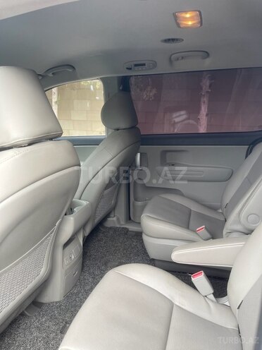 Kia Carnival 2019, 42,300 km - 2.2 л - Bakı