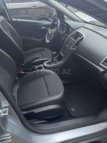 Opel Astra 2015, 132,300 km - 1.6 l - Bakı