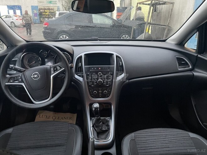 Opel Astra 2015, 132,300 km - 1.6 l - Bakı