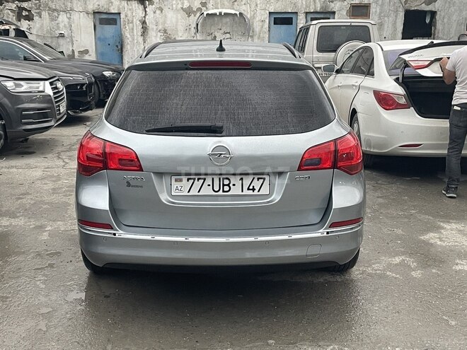 Opel Astra 2015, 132,300 km - 1.6 l - Bakı