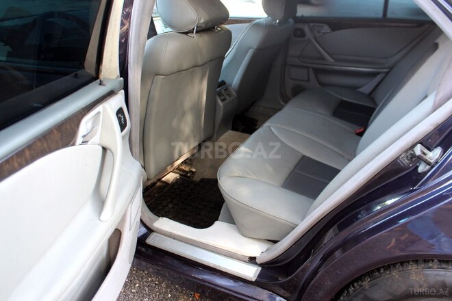 Mercedes E 270 2000, 270,000 km - 2.7 l - Bakı