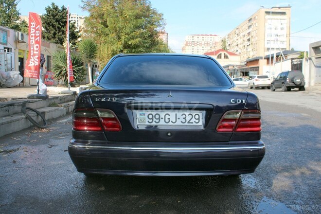 Mercedes E 270 2000, 270,000 km - 2.7 l - Bakı