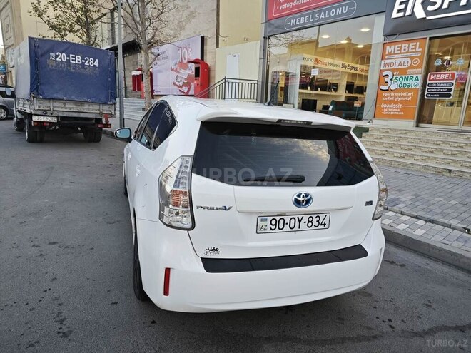 Toyota Prius V 2012, 201,600 km - 1.8 л - Gəncə