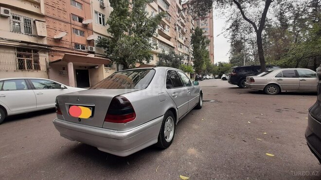 Mercedes C 180 1995, 421,396 km - 1.8 l - Bakı