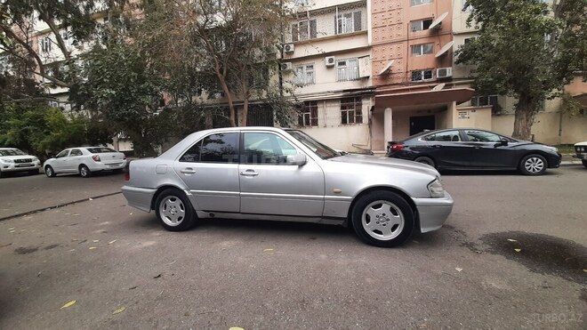Mercedes C 180 1995, 421,396 km - 1.8 l - Bakı