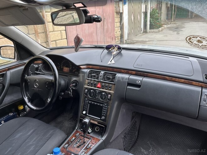 Mercedes E 270 2000, 315,000 km - 2.7 l - Bakı