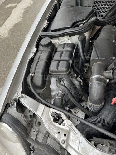 Mercedes E 270 2000, 315,000 km - 2.7 l - Bakı