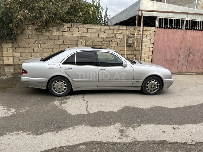 Mercedes E 270 2000, 315,000 km - 2.7 l - Bakı