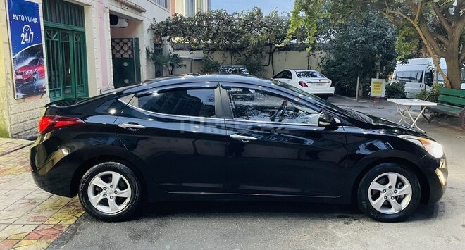 Hyundai Elantra 2015, 197,000 km - 1.6 l - Bakı