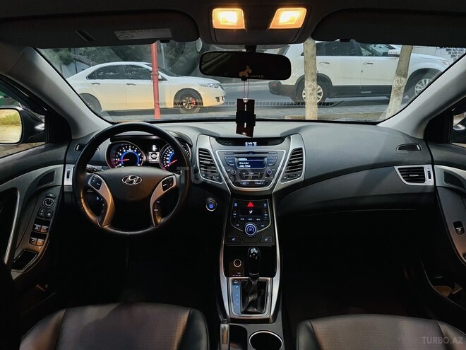 Hyundai Elantra 2015, 197,000 km - 1.6 l - Bakı