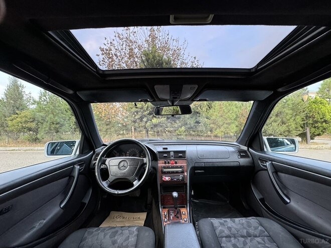 Mercedes C 200 1998, 298,000 km - 2.0 l - Saatlı