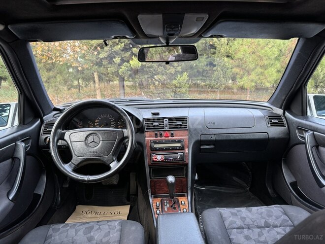 Mercedes C 200 1998, 298,000 km - 2.0 l - Saatlı