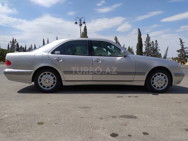 Mercedes E 240 1999, 236,000 km - 2.4 л - Şirvan