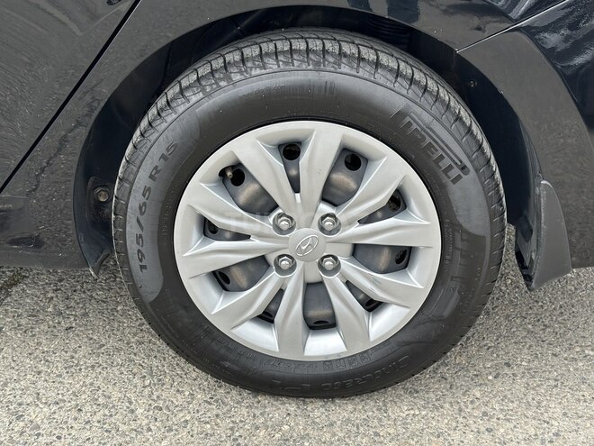 Hyundai Accent-21