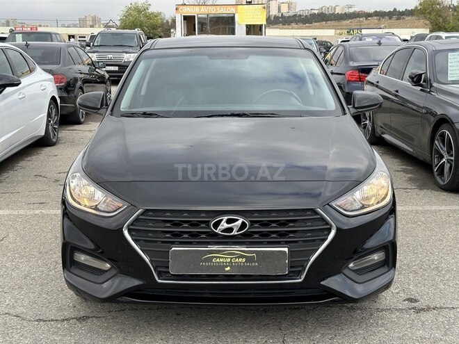Hyundai Accent-5
