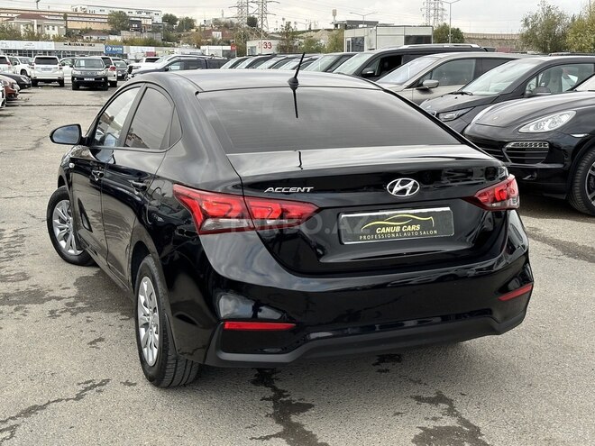 Hyundai Accent-9