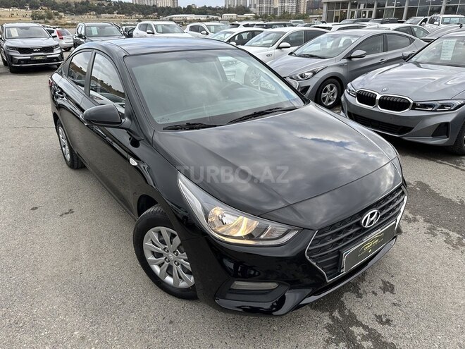 Hyundai Accent-2