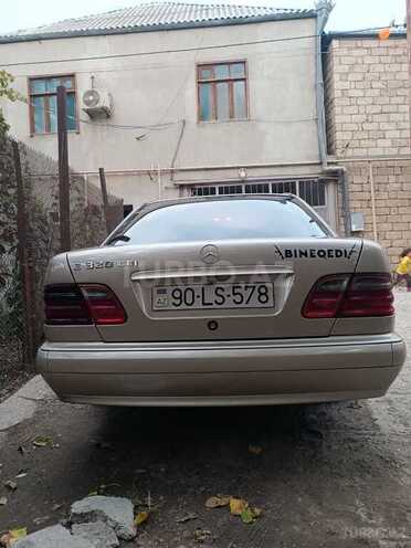 Mercedes E 220 d 2001, 299,123 km - 2.2 l - Bakı