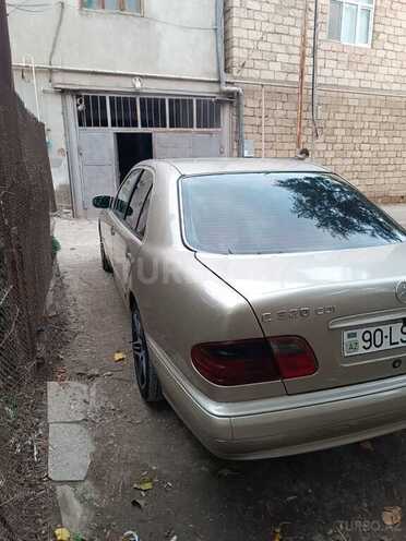 Mercedes E 220 d 2001, 299,123 km - 2.2 l - Bakı