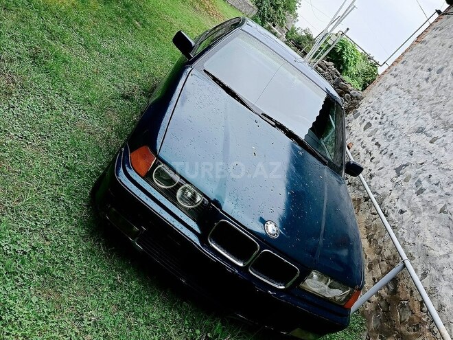 BMW 316 1994, 370,128 km - 1.6 л - Zaqatala