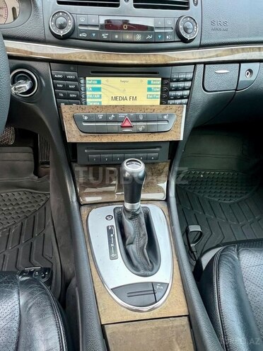 Mercedes E 240 2002, 286,865 km - 2.4 l - Sumqayıt