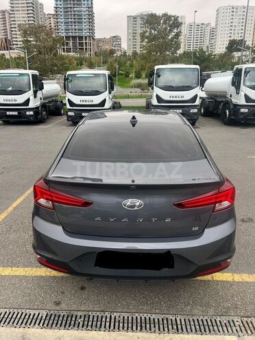 Hyundai Elantra 2019, 173,514 km - 1.6 l - Bakı
