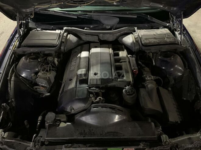 BMW 525 2001, 300,000 km - 2.5 l - Bakı