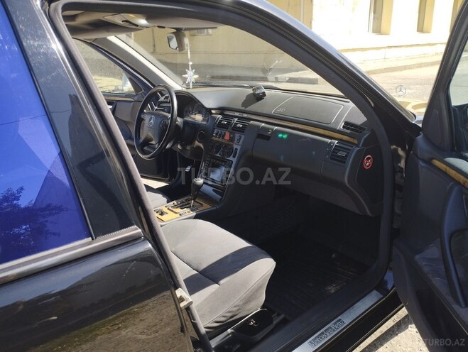 Mercedes E 240 2002, 490,000 km - 2.4 л - Beyləqan