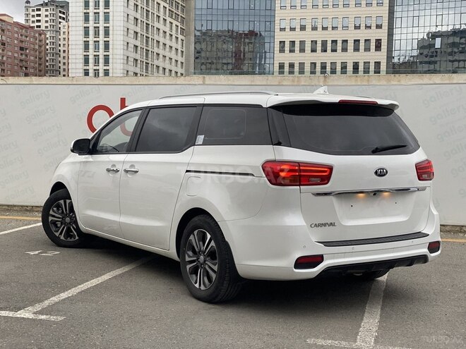 Kia Carnival-3
