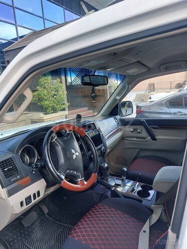 Mitsubishi Pajero 2008, 286,000 km - 3.0 l - Bakı