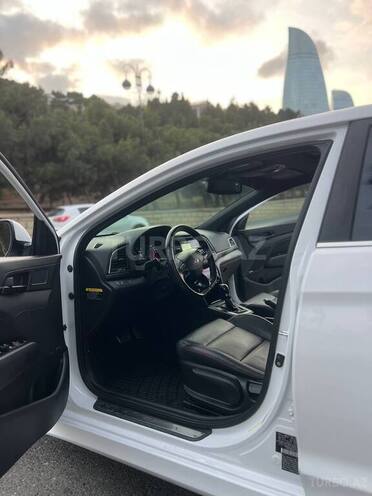 Hyundai Elantra 2017, 150,000 km - 1.6 л - Bakı