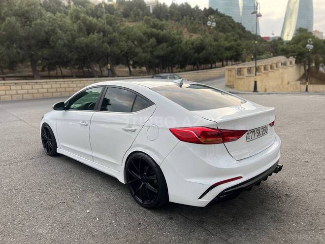 Hyundai Elantra 2017, 150,000 km - 1.6 л - Bakı
