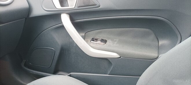 Ford Fiesta 2012, 137,000 km - 1.4 l - Bakı