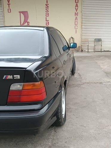 BMW 320 1993, 450,000 km - 2.0 l - Salyan