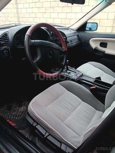 BMW 320 1993, 450,000 km - 2.0 l - Salyan