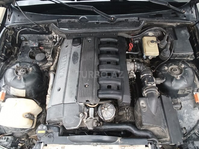 BMW 320 1993, 450,000 km - 2.0 l - Salyan