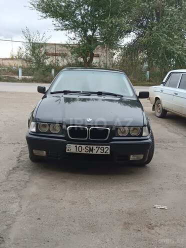 BMW 320 1993, 450,000 km - 2.0 l - Salyan