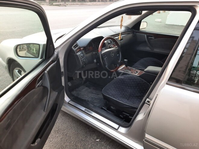 Mercedes E 220 d 2001, 650,000 km - 2.2 l - Bakı
