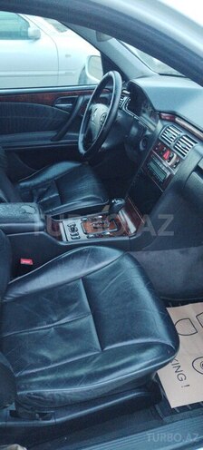 Mercedes E 240 2001, 333,000 km - 2.6 l - Ucar